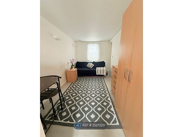 Studio To Rent In London, London, HA3