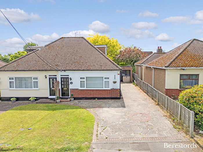 3 Bedroom Bungalow For Sale In Crow Green Road, Brentwood, CM15