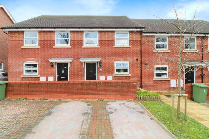 3 Bedroom Terraced House For Sale In Plough Lane, Petersfield, Hampshire, GU31