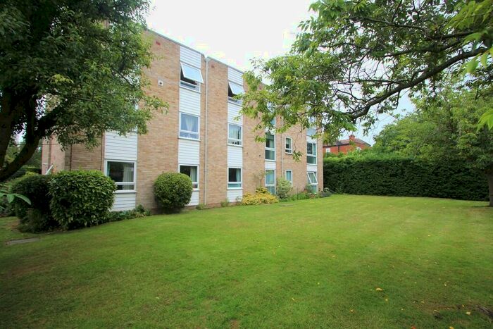 1 Bedroom Apartment To Rent In Lambourn Grove, Kingston Upon Thames, KT1