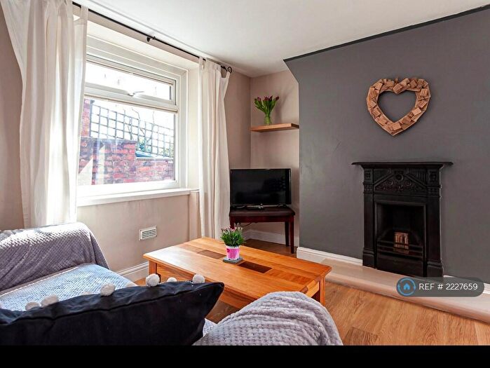 1 Bedroom Flat To Rent In The Limes, Macclesfield, SK11