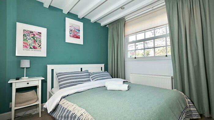 2 Bedroom Flat For Sale In Loveridge Road, London, NW6