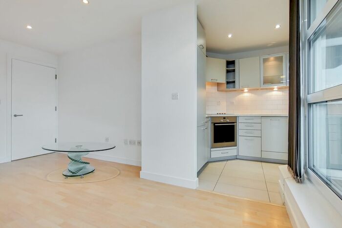 2 Bedroom Flat To Rent In Upper Richmond Road, London, SW15