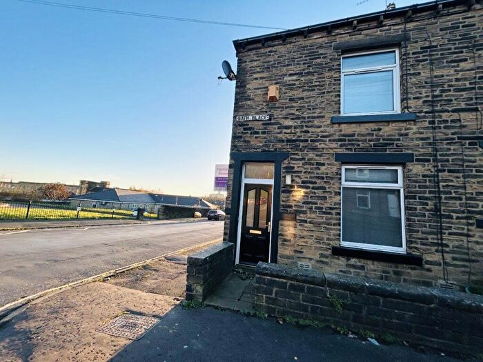 2 Bedroom House To Rent In Bath Place, HX3