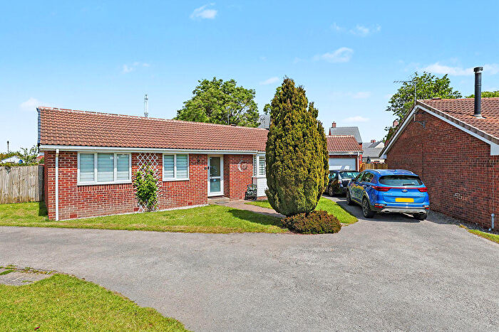 3 Bedroom Detached Bungalow For Sale In Pewit Close, Holmewood, Chesterfield, S42
