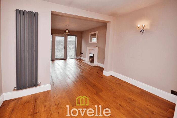 2 Bedroom Semi-Detached Bungalow For Sale In Eastfield, Humberston, DN36