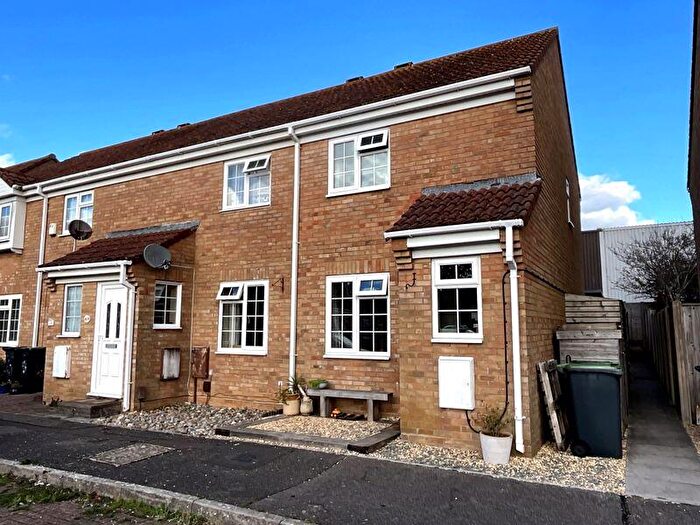 2 Bedroom End Of Terrace House For Sale In Christchurch, BH23