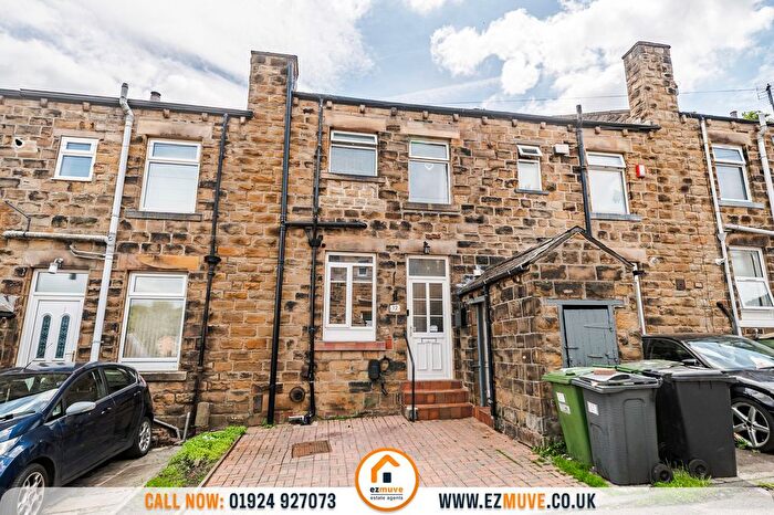 3 Bedroom Terraced House For Sale In South View Terrace, Hill Head, WF13
