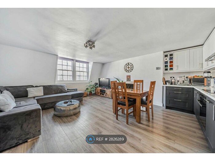 2 Bedroom Flat To Rent In George Street, Bath, BA1