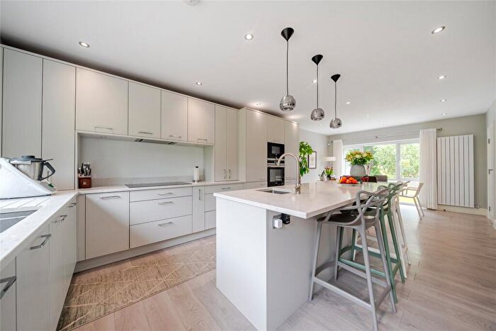 5 Bedroom Detached House For Sale In Lynwood Grove, Orpington, BR6