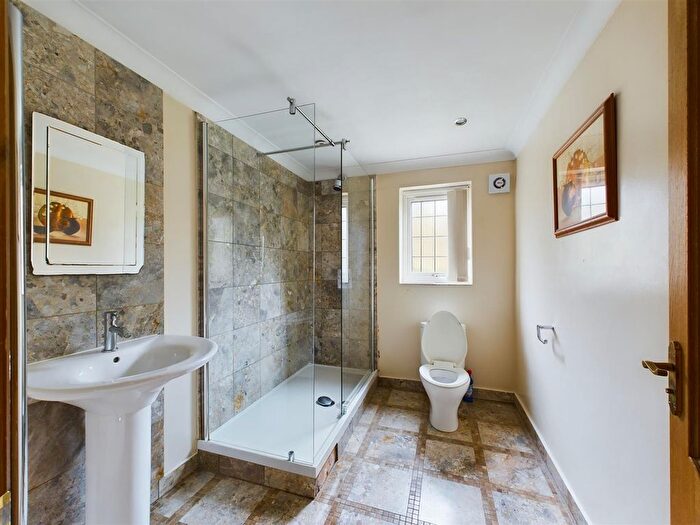 6 Bedroom Property To Rent In Peeks Brook Lane, Horley, RH6