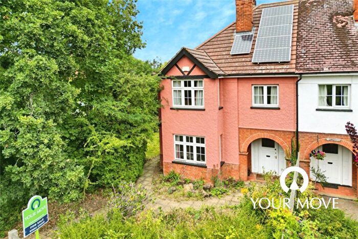 4 Bedroom Semi-Detached House For Sale In St. Marys Road, Beccles, Suffolk, NR34