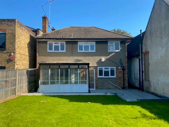 5 Bedroom Detached House To Rent In Essex Park, London N3