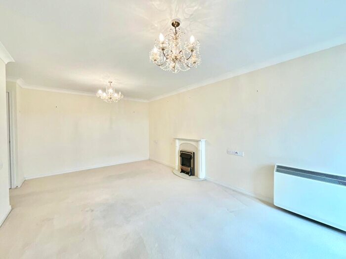 1 Bedroom Flat For Sale In Crown Street, Stone, ST15 - Photo 3