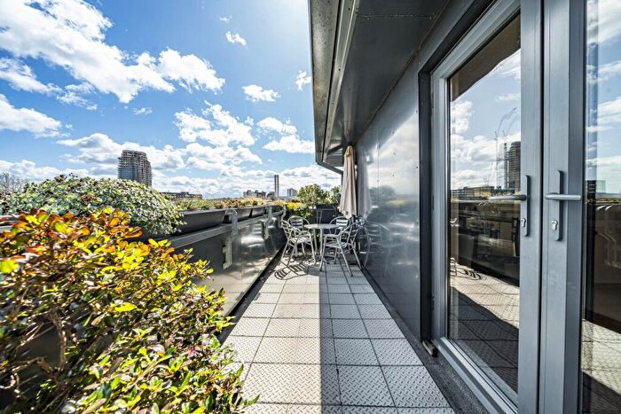 2 Bedroom Flat To Rent In Varcoe Road, Bermondsey, London, SE16