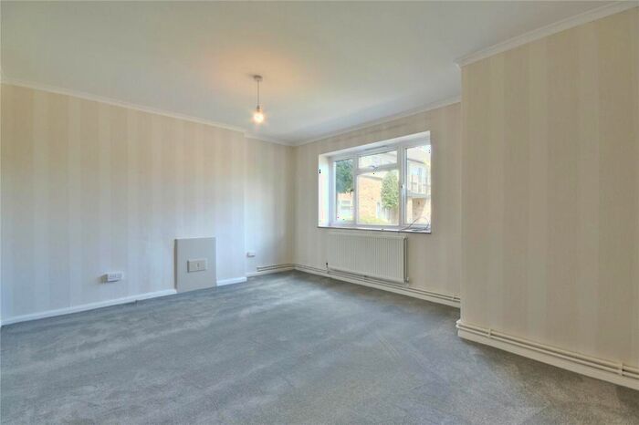 2 Bedroom Flat To Rent In Vines Avenue, Finchley Central, N3