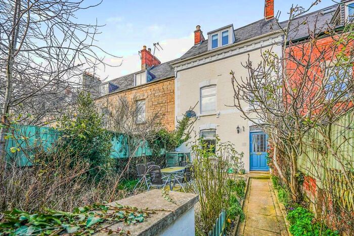 4 Bedroom Semi-Detached House To Rent In Cainscross Road, GL5