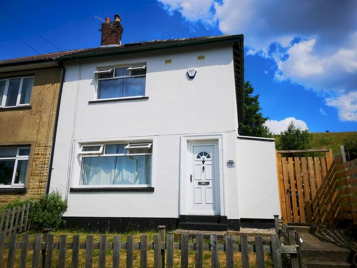 3 Bedroom Semi-Detached House To Rent In Douglas Crescent, Shipley, BD18