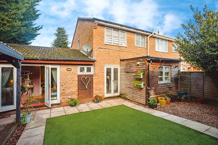 4 Bedroom Semi Detached House For Sale In Lawrence Way, Loughborough, Leicestershire, LE11