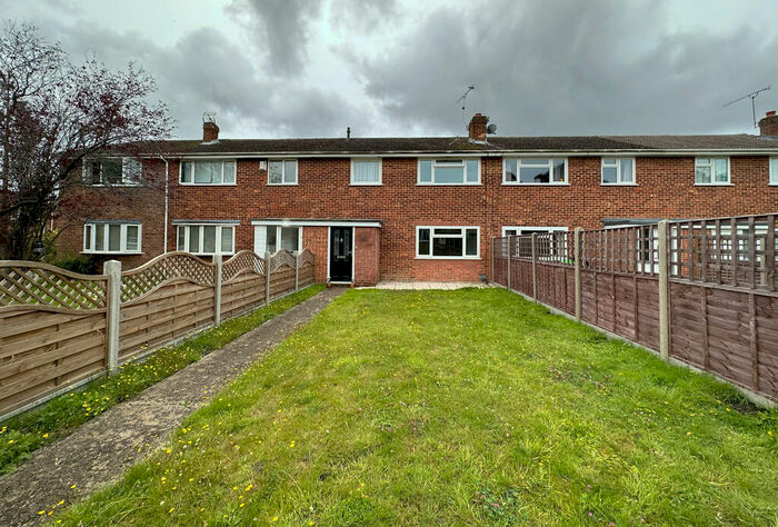 3 Bedroom Terraced House To Rent In Beaulieu Gardens, Blackwater, GU17