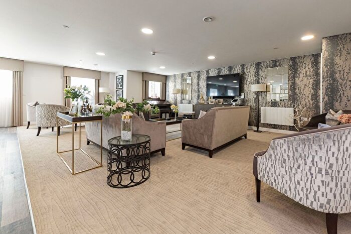 1 Bedroom Flat For Sale In Lowe House, Knebworth, SG3