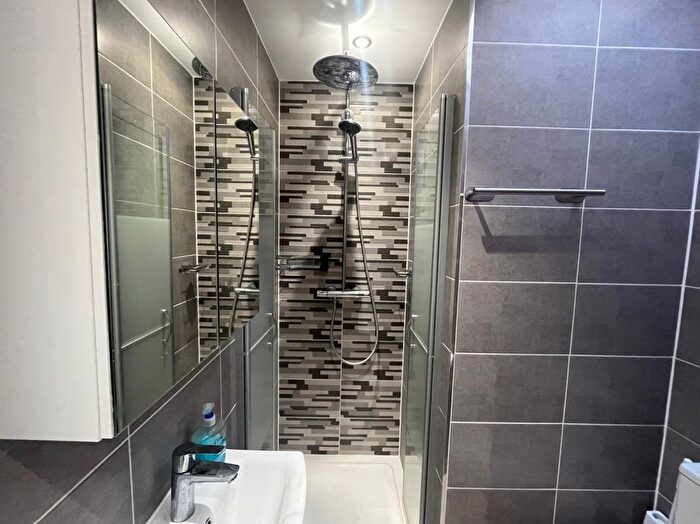 1 Bedroom Studio To Rent In College Hill Road, Harrow Weald, Harrow, HA3