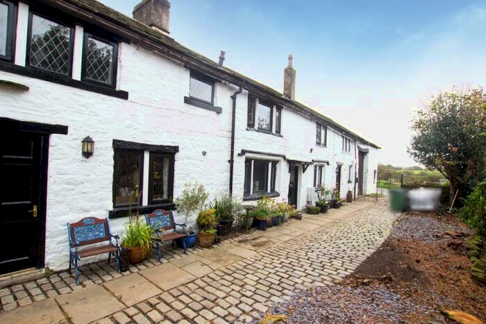 5 Bedroom House To Rent In Elbut Lane, Bury, BL9