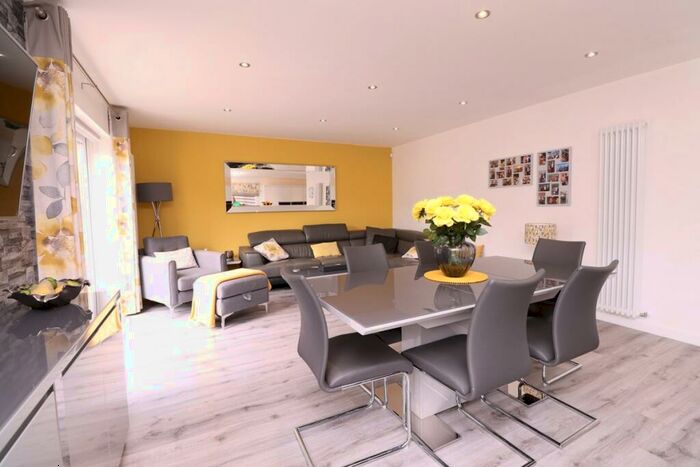 4 Bedroom Detached House For Sale In Manor Road, Wales, Sheffield, S26