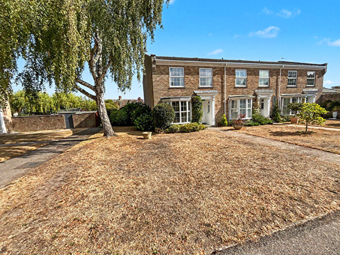 3 Bedroom End Of Terrace House For Sale In Christchurch, BH23
