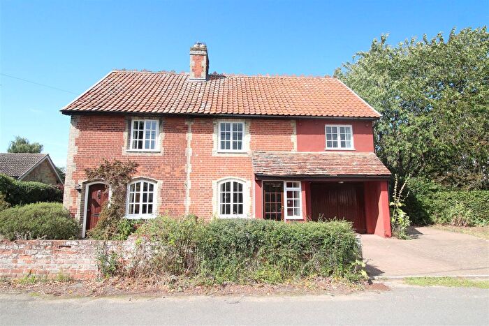 5 Bedroom Detached House For Sale In St. Marys Road, Creeting St. Mary, Ipswich, IP6