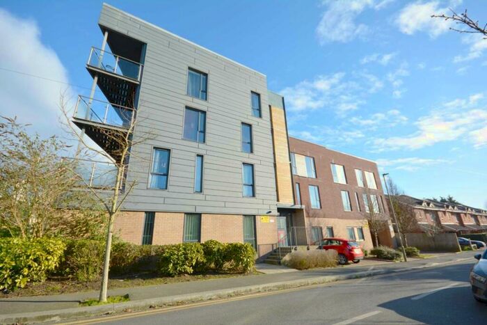 3 Bedroom Flat To Rent In Ajax Avenue, London, NW9