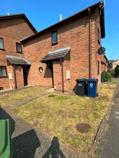 2 Bedroom Terraced House To Rent In Grosvenor Gardens, St Neots, Cambridgeshire, PE19