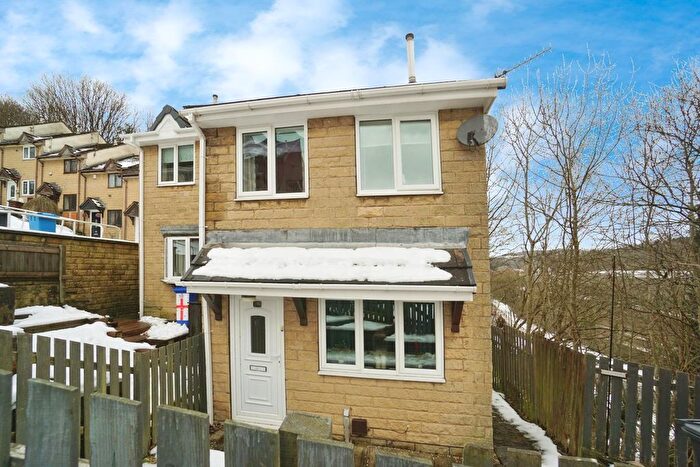3 Bedroom Property To Rent In Paterson Close, Stocksbridge, S36