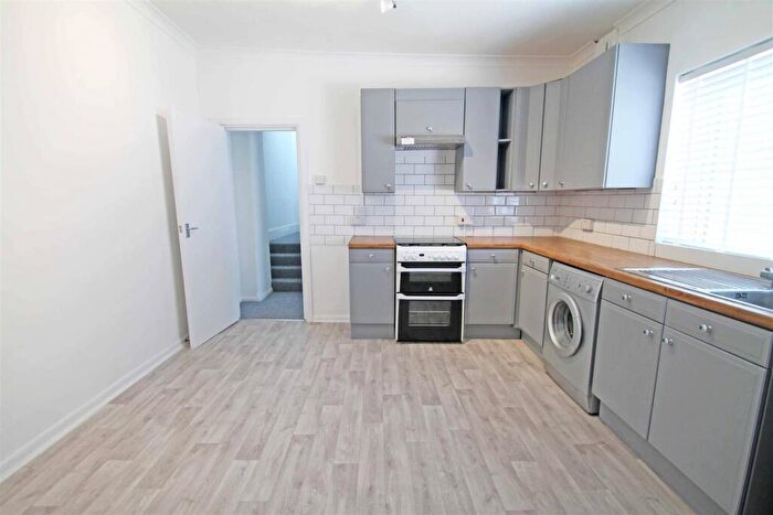 3 Bedroom Maisonette To Rent In Richardson Road, Hove, BN3