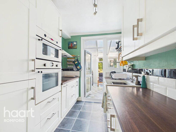 3 Bedroom Terraced House For Sale In Horace Avenue, Romford, RM7