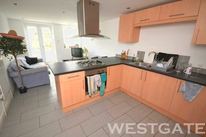 4 Bedroom Terraced House To Rent In Cardigan Road, Reading, RG1