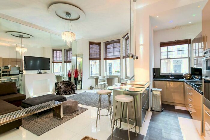 2 Bedroom Flat To Rent In Elm Park Gardens, Chelsea, London, SW10