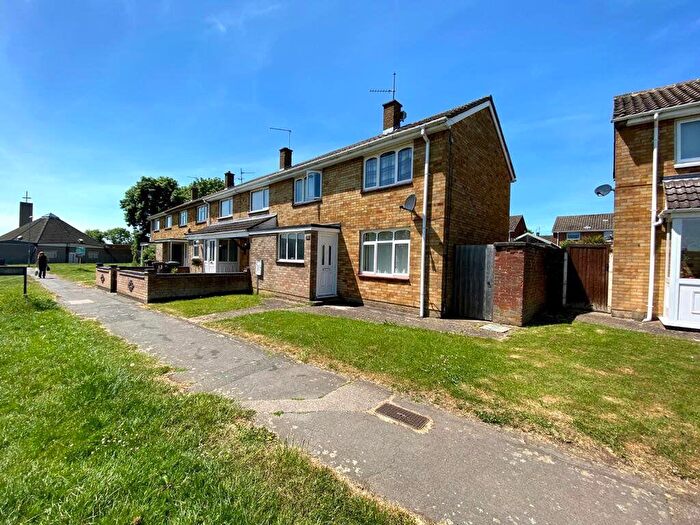 2 Bedroom House To Rent In Greasley Walk, Corby, NN18