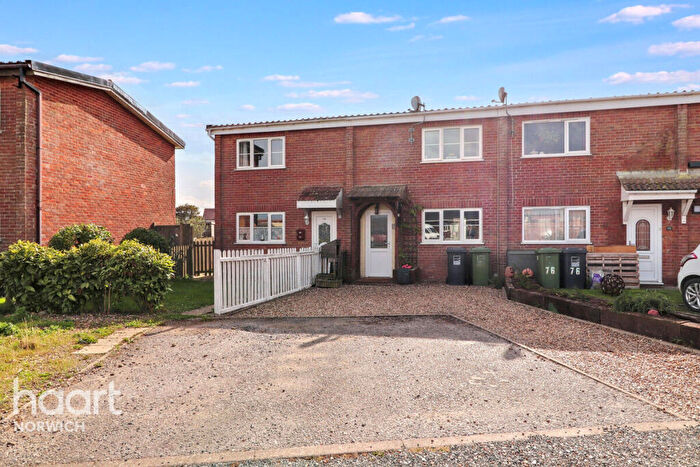 2 Bedroom Terraced House For Sale In Ostend Road, Norwich, NR12