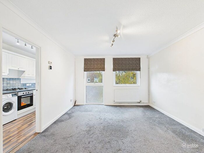 1 Bedroom Flat For Sale In Woodpecker Mount, Pixton Way, Croydon, CR0