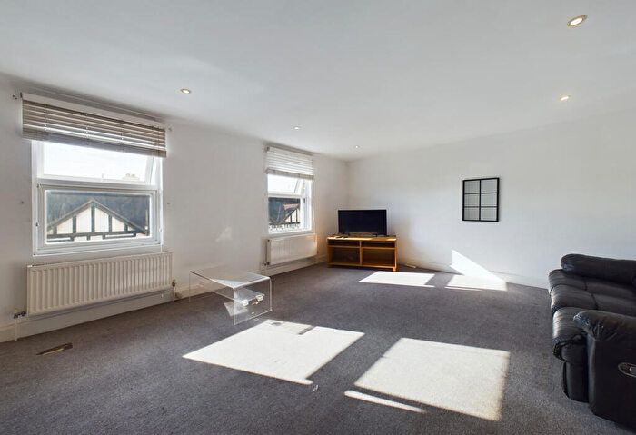 4 Bedroom Apartment To Rent In A Surbiton Road, Kingston Upon Thames, Surrey, KT1