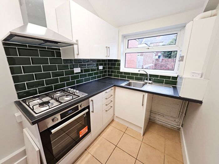 4 Bedroom Terraced House To Rent In Elmfield Road, Hyde Park, DN1