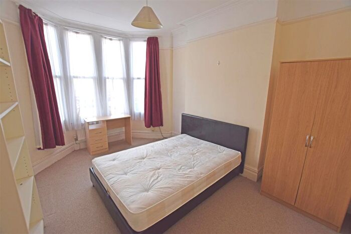 3 Bedroom Terraced House For Sale In Heathfield Road, Heath/Gabalfa, Cardiff, CF14