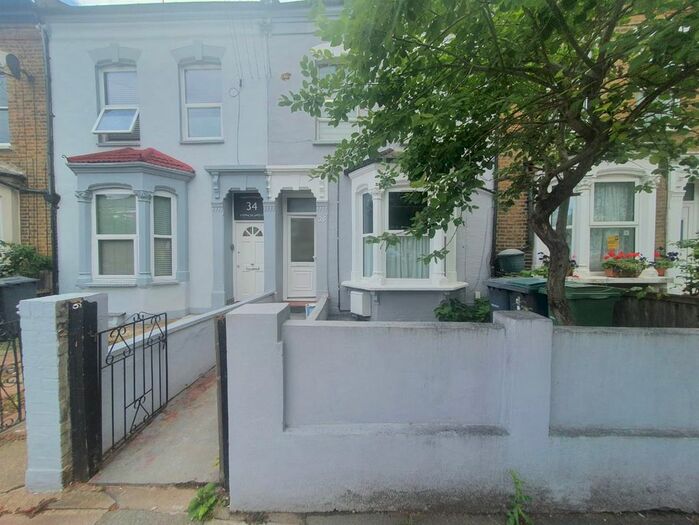 2 Bedroom Flat To Rent In Beaconsfield Road, London, N15