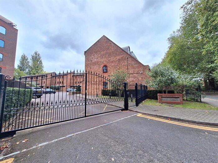2 Bedroom Apartment To Rent In Kingfisher Place, Kings Meadow Way, Reading, RG1
