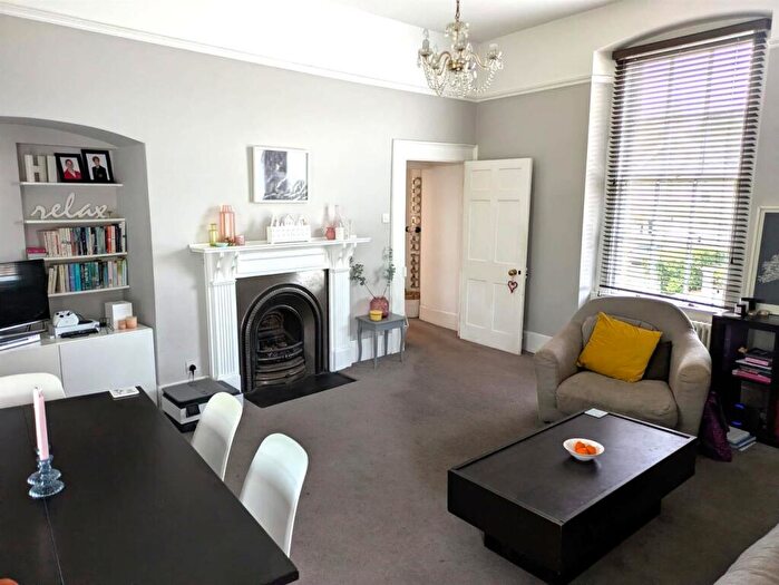 3 Bedroom Apartment For Sale In Newbridge Hill, Newbridge, Bath, BA1