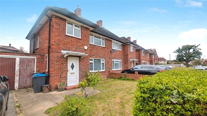 3 Bedroom Semi Detached House To Rent In Coleridge Road, Croydon, CR0