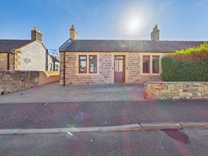 3 Bedroom Semi-Detached Bungalow For Sale In Park Road, Bonnyrigg, EH19