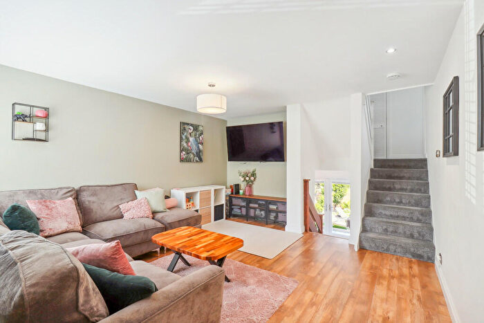 4 Bedroom Detached House For Sale In Glyders, South Benfleet, SS7