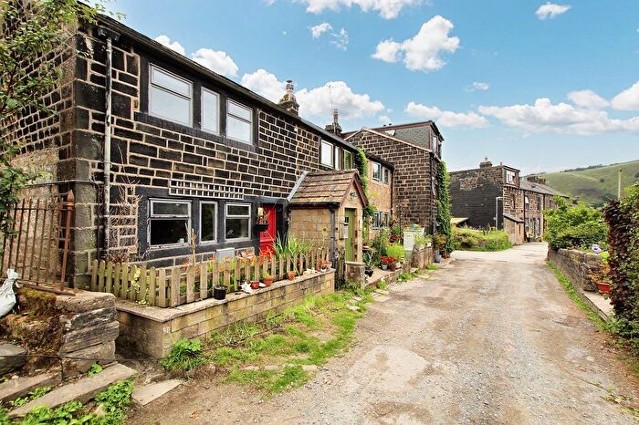 2 Bedroom Semi-Detached House For Sale In Pudsey Road, Todmorden, OL14